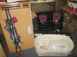 (RM5) Lot of Assorted Kids Items - 2-Graco Infant Car Seats with Base Manufactured 5-27-21 Good For 7 Years No Accidents - Bassenett with Lace Skirt (Needs Assembly) - Wood Foldable Day Crib 2 Openings - Folding Stroller