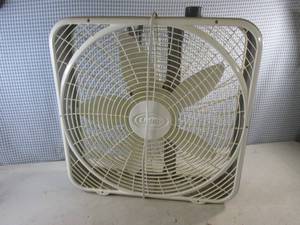 (EW6) Lasco Box Fan - Works...