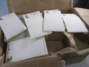 (EC1) Box Full of Note Pads 4 18 x 7 14 - Im Guessing About 250 Pads 