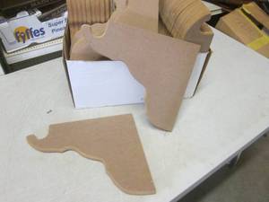 (EC1) Box Full of Wood Closet Brackets 13 12 x 11 14 (Qty 34)
