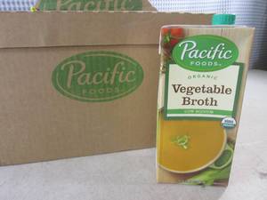 (B-1) Case of 12 Organic Vegetable Broth 32oz (1 Qt) Past Date