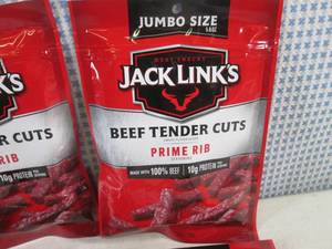 (C-1) 4 Jumbo Size Bags Jack Links Prime Rib Beef Tender Cuts 5.6oz Bags Best by July 2023