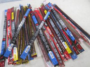 (EC2) 24 Assorted Jack Links Snack Sticks Past Date