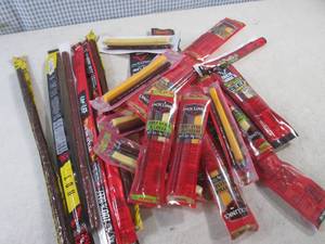 (EC2) 24 Assorted Jack Links Snack Sticks Some With Cheese Past Date
