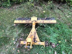 lot 10 image: 5 MD Rock Rake