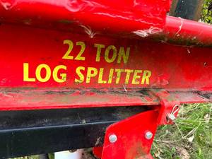 lot 7 image: Huskee 22 Ton Log Splitter