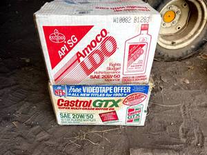 lot 47 image: 2 Full Cases 20w50 Oil (24 quarts)