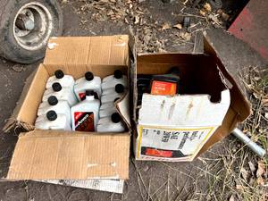 lot 51 image: 19 Quarts 20w50 Oil