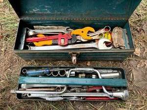 lot 59 image: Tool Box & Contents