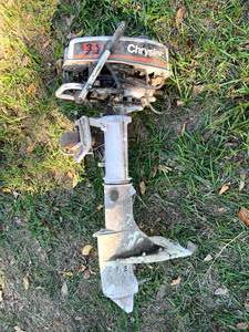 lot 71 image: Chrysler 3.5HP Outboard Motor