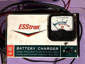 lot 157 image: Esstron 10 Amp Battery Charger