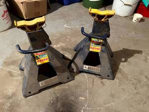 lot 168 image: 6 Ton Jack Stands