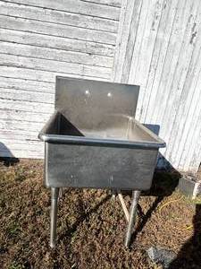 lot 113 image: Stainless Steel Sink