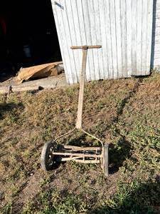 lot 115 image: Vintage Push Mower
