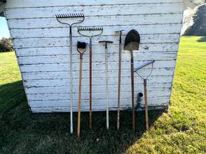 lot 120 image: Long Handle Yard Tools