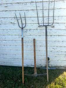 lot 121 image: Forks & Pick Axe