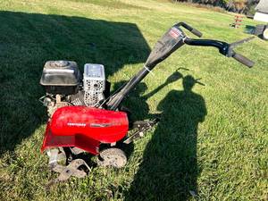 lot 128 image: Craftsman 900 Series 24 Roto Tiller