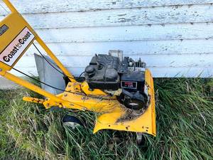 lot 145 image: Coast to Coast Tiller with Briggs & Stratton Motor