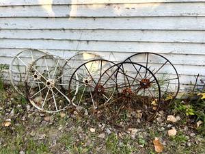 lot 149 image: 6 Steel Wheels