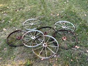 lot 150 image: 7 Steel Wheels