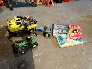 lot 272 image: Toy Vehicles & Games