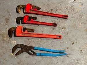 lot 286 image: Wrenches