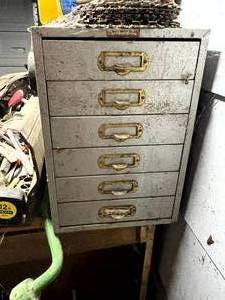 lot 295 image: Metal Storage Cabinet & Contents