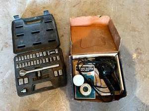 lot 173 image: Soldering Gun & Socket Set