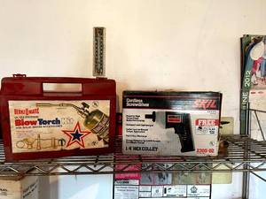 lot 174 image: Blow Torch Kit & Cordless Screwdriver