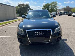 lot 1 image: 2010 Audi Q5 Quattro