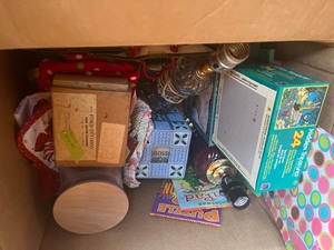 box of misc lamps  puzzles  george foreman   cook books