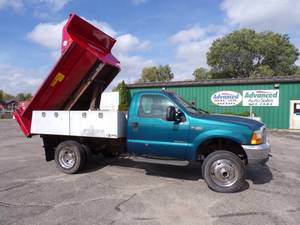 2000 Ford F - 450  4 x 4 Dump Truck