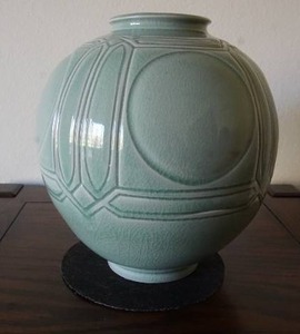 Artist Signed Pottery LOSO 8 wide 9 tall