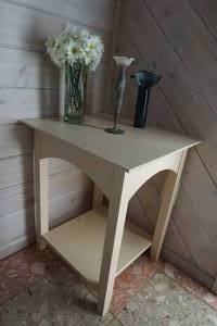 Home DeCor Side Accent Table Signed Vases Flower Arrangement