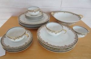 Pattern Schleiger 617b by Haviland 1903 Description Theo, Black Band, Tan Scrolls, Pink Roses