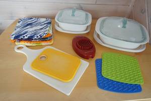 Housewares Kitchen Service Gadgets Linen Pyrex Lightweight Casserole Set Etc.