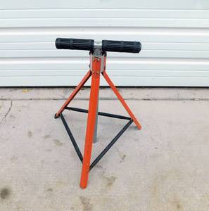 lot 84 image: Adjustable Tripod Roller Stand