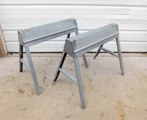 lot 102 image: Set of 2 Galvanized Metal Sawhorses