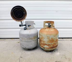 lot 133 image: 2 Propane Tanks