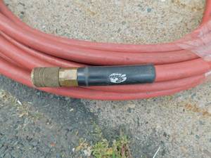 lot 145 image: Gates Air Hose