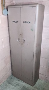 lot 41 image: Large Metal Storage Cabinet Full of Various Chemicals WD 40, Silicone Spray Lubricant, Kelan Green Toluene Xylene Substitue, & Much Much More
