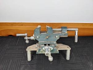 lot 26 image: Large Table Vise