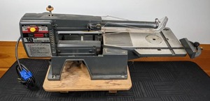 lot 20 image: Vintage Sears Craftsman 18 Motorized Scroll Saw