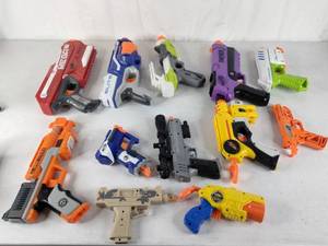 lot 410 image: (12) Assorted Nerf Guns