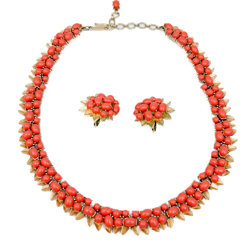 Von Maur, Jewelry, Pink Statement Necklace