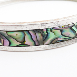 lot 58 image: Alpaca Mexico Base Metal Hinged Bangle. Paua Shell Inlay.