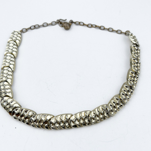 lot 104 image: VINTAGE, Scallop Pattern White Base Metal Collar Necklace.