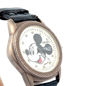 lot 31 image: Seiko Mickey Mouse 7n43-6B20 Day Date Luminated Face Quartz Analog watch. New Battery