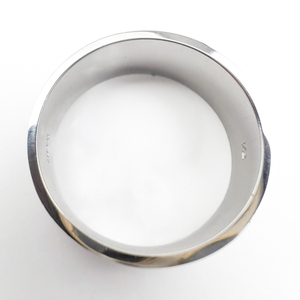lot 82 image: Wedding Ring Sample Center Band, Diagonal Cut Rhodium & Rose Gold Plated Jewelers Alloy ring. Sz 10.