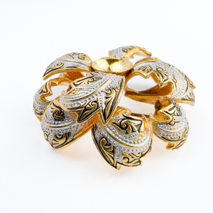 lot 140 image: Acanthus stylized leaf , Unknown Maker, Yellow And White Base Metal Brooch.
